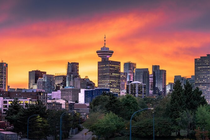 Vancouver Small Group Night Tour w/Capilano + Grouse Mtn Dinner - Why this evening tour works so well