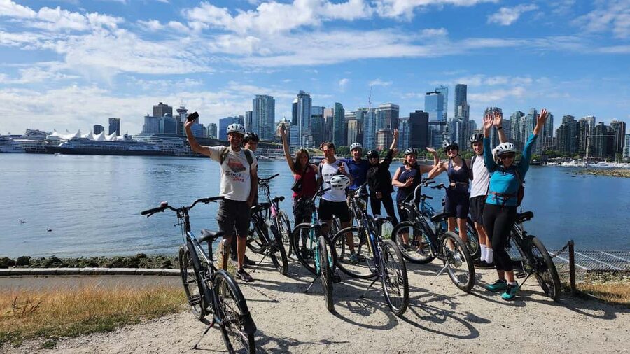 Vancouver: Stanley Park Bike Tour | E-Bike Upgrade Avail. - The Totem Poles: a meaningful 15-minute stop