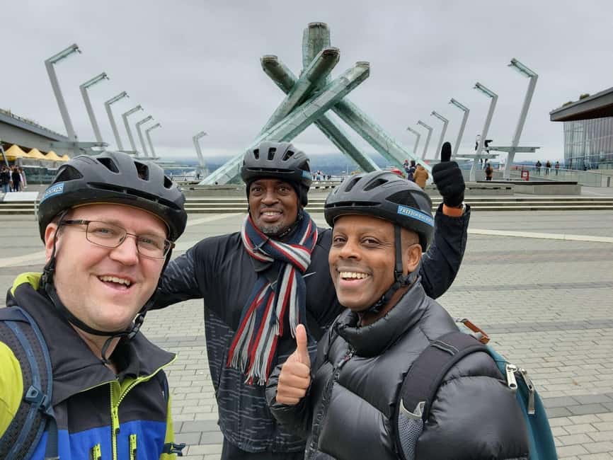 Vancouver: Stanley Park Bike Tour | E-Bike Upgrade Avail. - Second Beach and English Bay