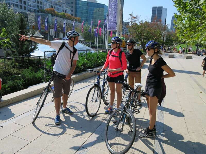 Vancouver: Stanley Park & Downtown Bike Tour - Starting at English Bay and rolling through the West End