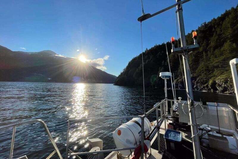 Vancouver: Sunset Boat Cruise with Complementary Bubbly - Should you book the Howe Sound sunset cruise?