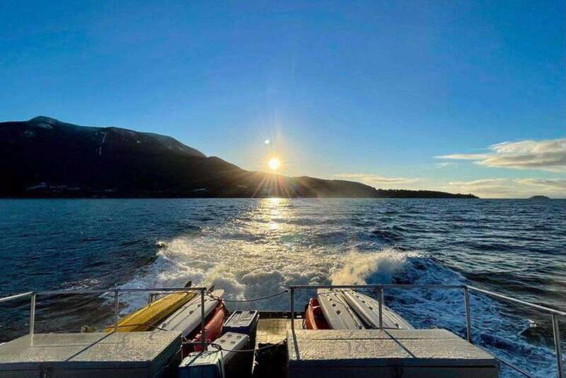 Vancouver: Sunset Boat Cruise with Complementary Bubbly - Practical advice for choosing your evening