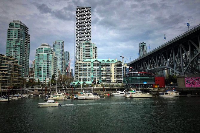 Vancouver Top Attraction Highlights Tour Private With Capilano - Robson Street, Chinatown, and Queen Elizabeth Park