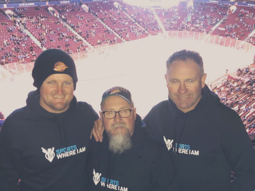Vancouver: Vancouver Canucks Ice Hockey Game Ticket - Turning the game into a Vancouver evening