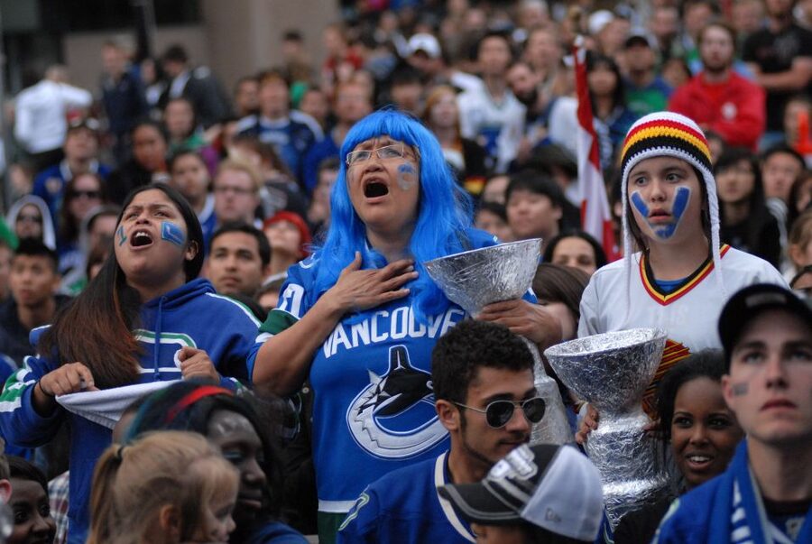 Vancouver: Vancouver Canucks Ice Hockey Game Ticket - Before the puck drops at Rogers Arena