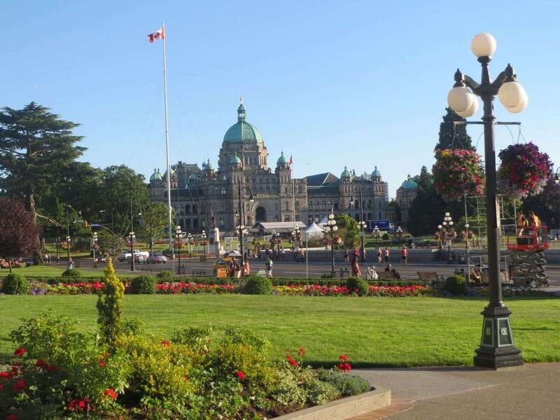Vancouver: Victoria and Butchart Gardens by Seaplane - Weather, Clothing, and Practical Timing