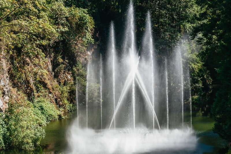Vancouver: Victoria, Gulf Islands Cruise, & Butchart Gardens - Guides, Commentary, And The Group Experience