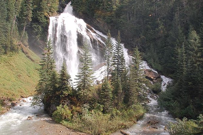 Western Trails - One Way Vancouver To Calgary Rockies Bus Tour - Should you book it?