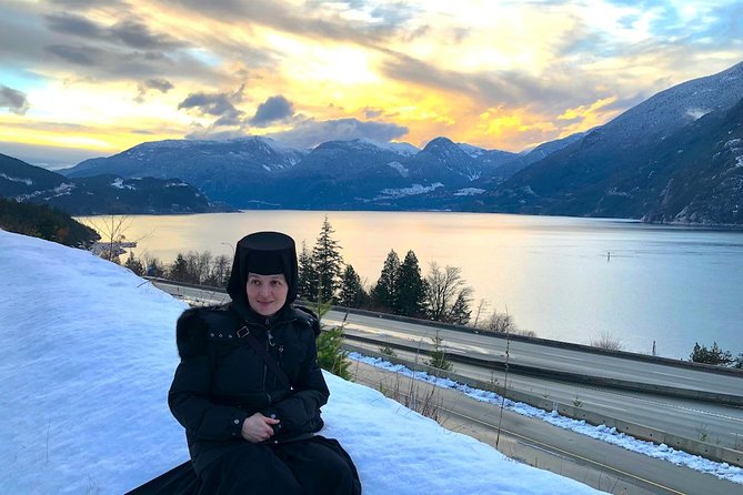 Whistler Sightseeing Tour from Vancouver: See Horseshoe Bay and Shannon Falls - What the small group and guide service add