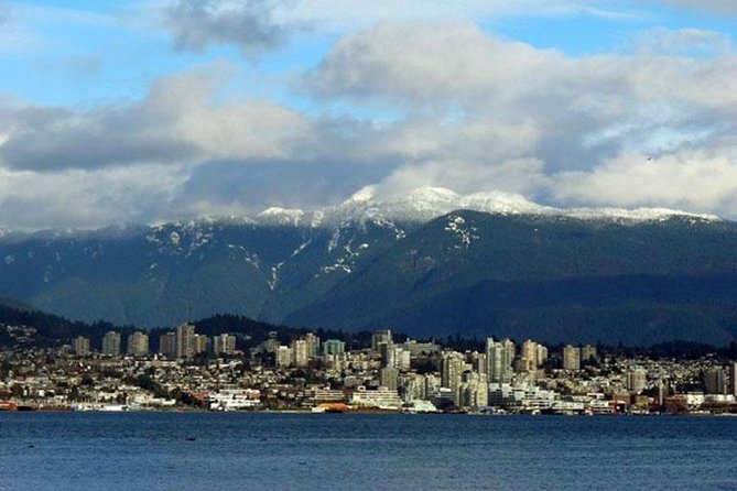 YVR Layover - Vancouver City Sightseeing Private Tour - Totem poles, beaches, and smaller Stanley Park stops